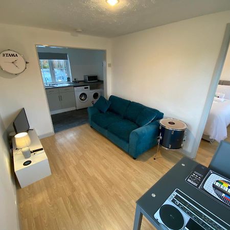 The Drum Room Holiday Apartment Near Horsham Southwater Exterior foto